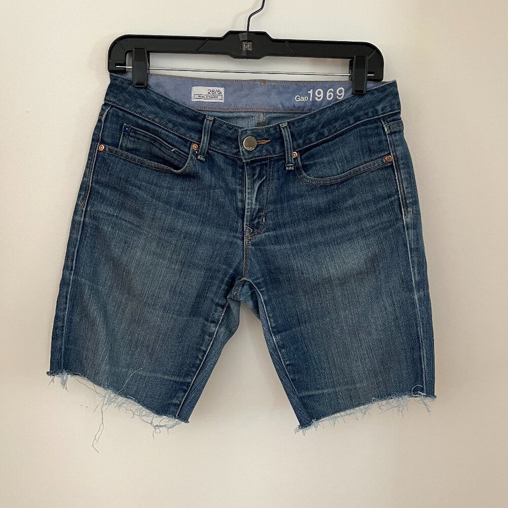 Gap Real Straight Cut Off Blue Denim Bermuda Shorts - Womens Size 28 / 6